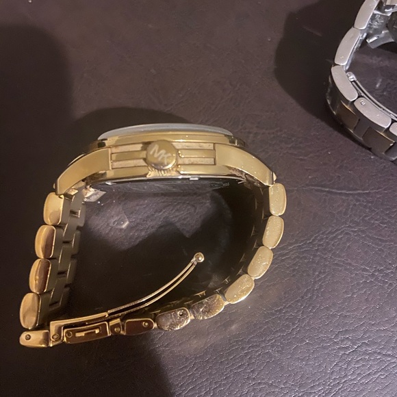 Watches - Picture 4 of 7